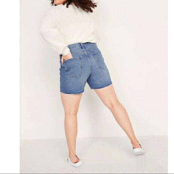 NWT Old Navy High-Waisted Slouchy Straight Cutoff Jean Shorts for Women SZ 16 - Picture 3 of 11